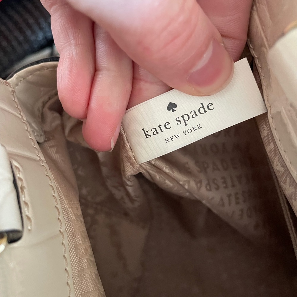 Kate Spade Ivory Croc-Embossed Women's Bag 💯 Leather. - Picture 10 of 10